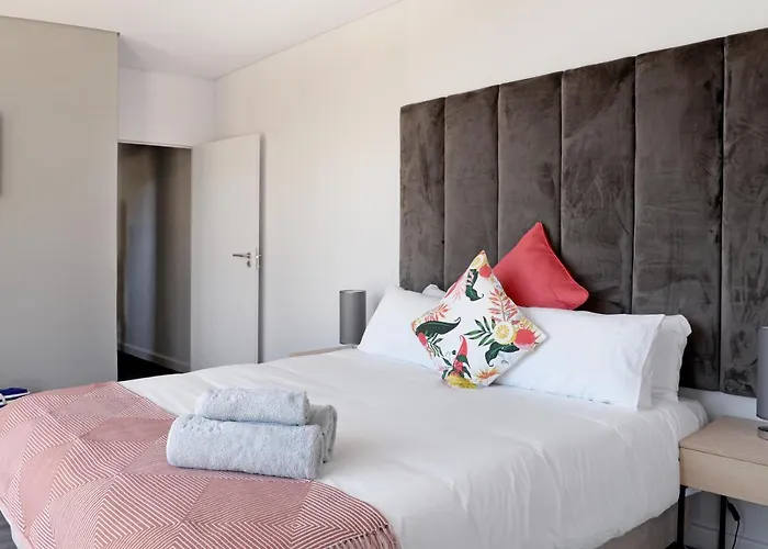 Naomi - Designer Penthouse In The Heart Of Cape Town