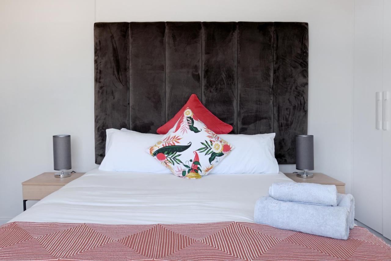 Naomi - Designer Penthouse In The Heart Of * Cape Town