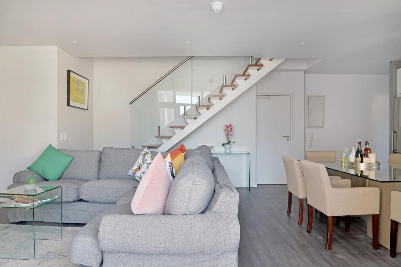 Naomi - Designer Penthouse In The Heart Of