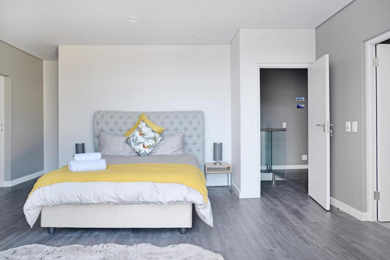 Naomi - Designer Penthouse In The Heart Of Cape Town