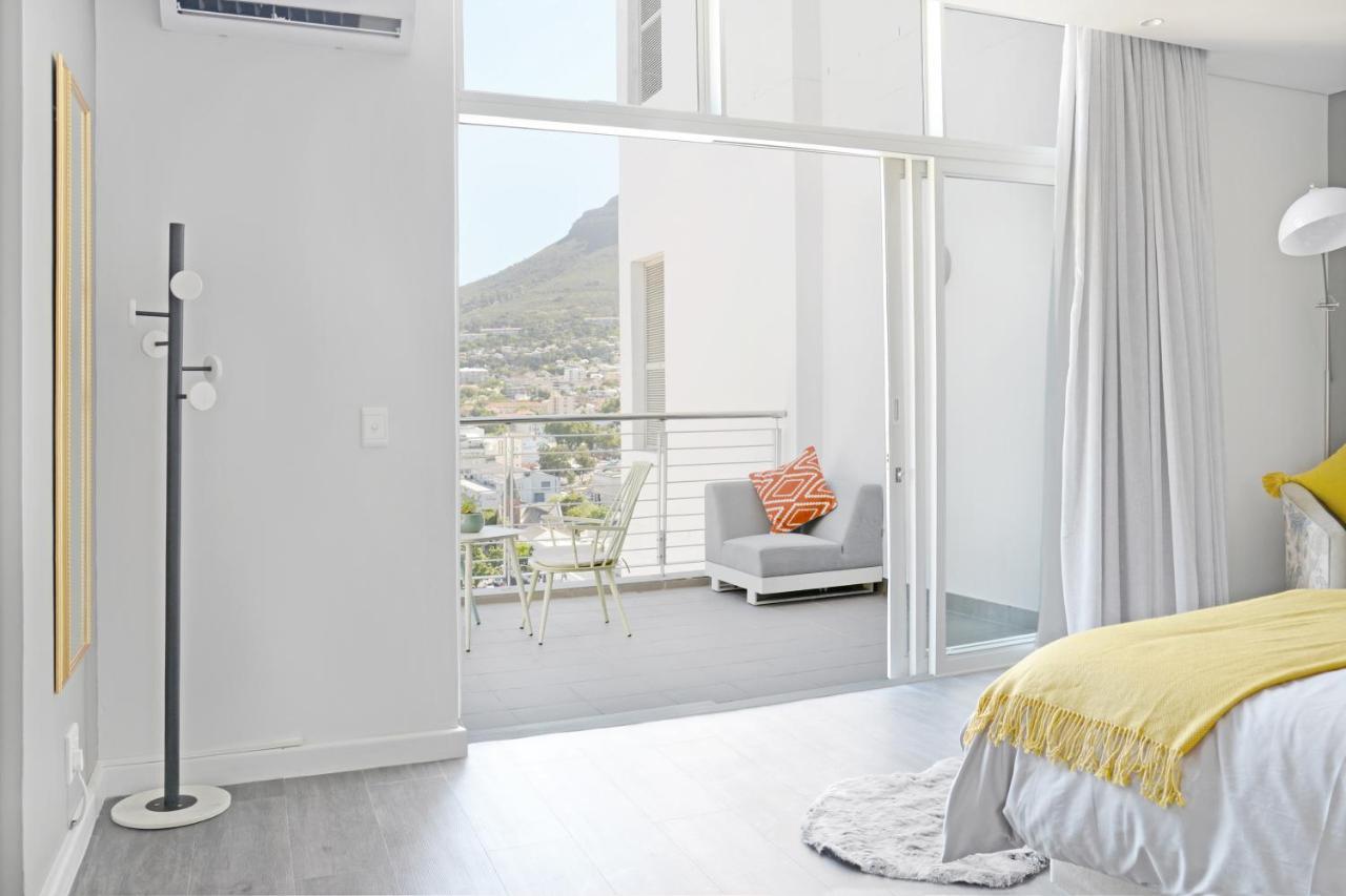 Naomi - Designer Penthouse In The Heart Of