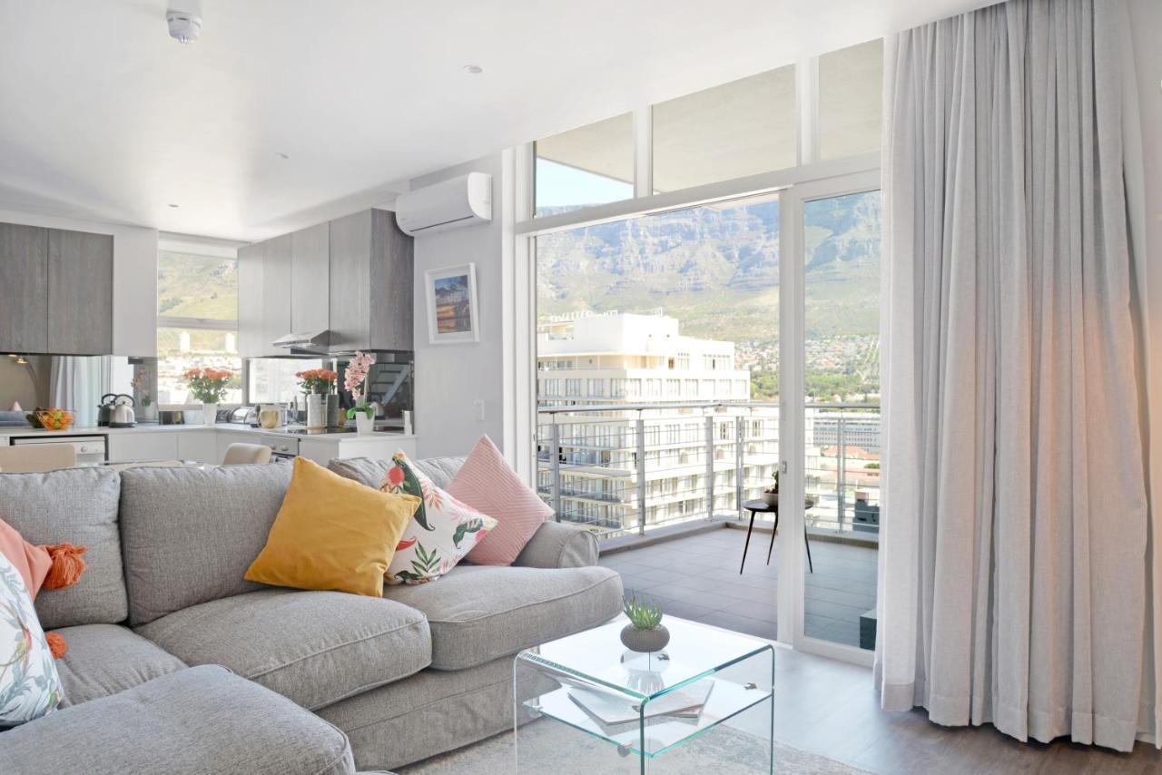 Apartment Naomi - Designer Penthouse In The Heart Of
