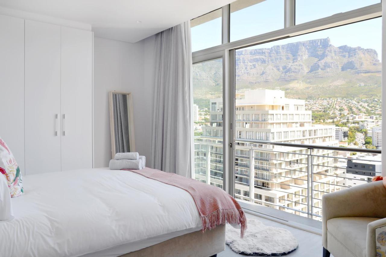 Naomi - Designer Penthouse In The Heart Of * Cape Town