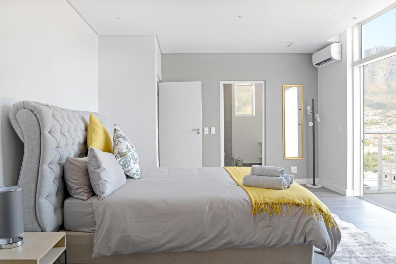 Naomi - Designer Penthouse In The Heart Of