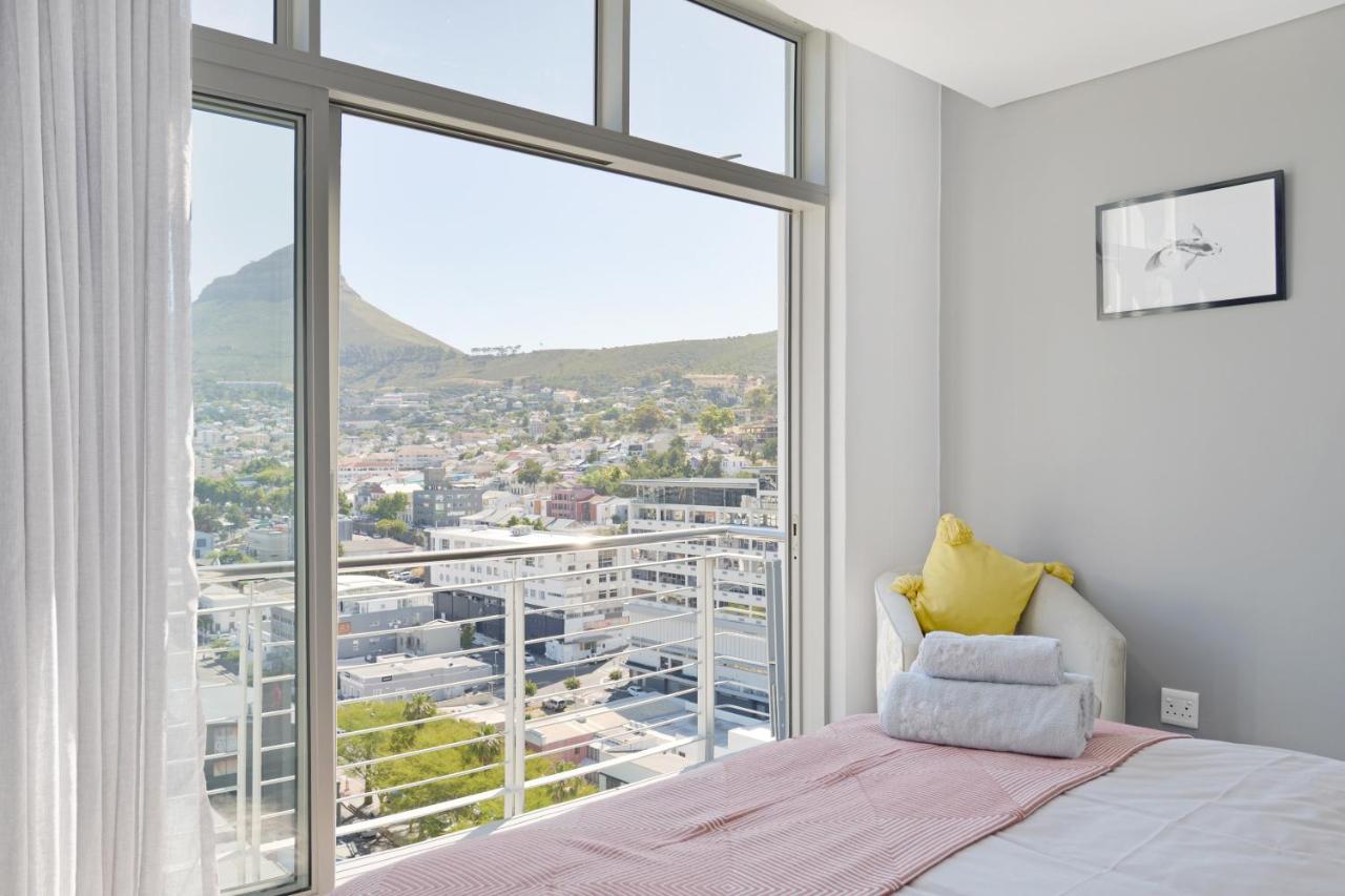 Naomi - Designer Penthouse In The Heart Of * Cape Town