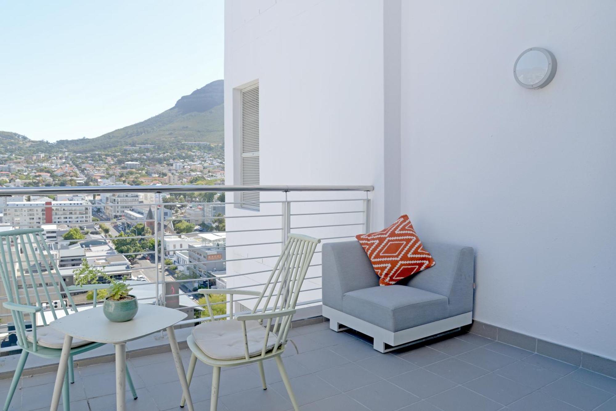 Apartment Naomi - Designer Penthouse In The Heart Of